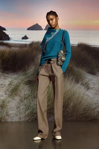 Look 10